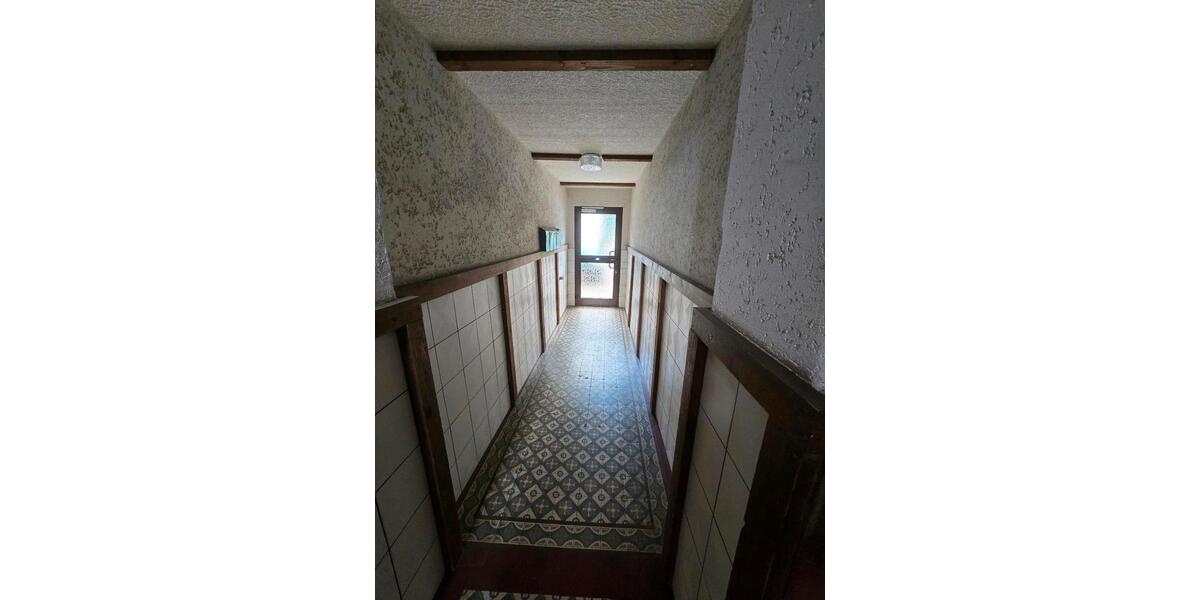 Erdgeschoßwohnung Duisburg Hamborn - 5 Zimmer, 166 m&sup2;, 175.000&euro; | Angebot:26480561