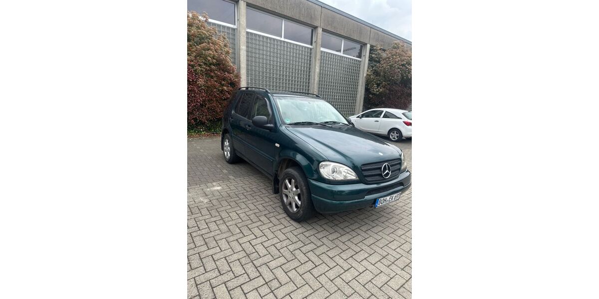 Mercedes-Benz ML 320 277.000 km 3.500 &euro; Heiden 46359