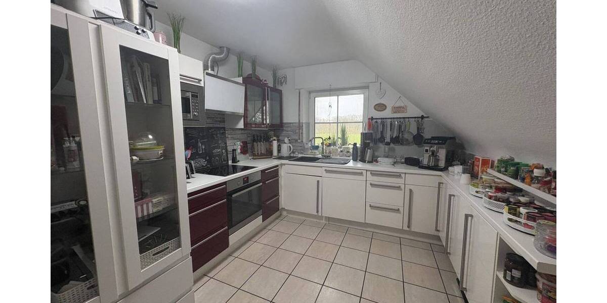 Etagenwohnung Moers Kapellen-Mitte - 3 Zimmer, 110 m&sup2;, 299.000&euro; | Angebot:26092484