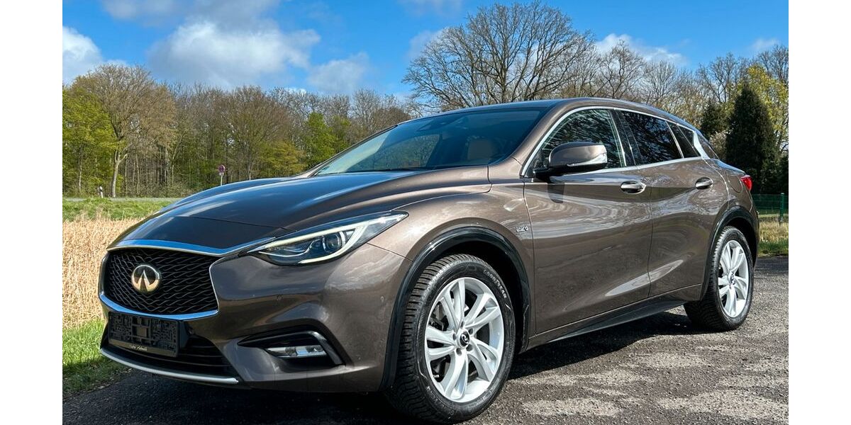 INFINITI Q30 134.000 km 12.990 &euro; Neukirchen-Vluyn 47506