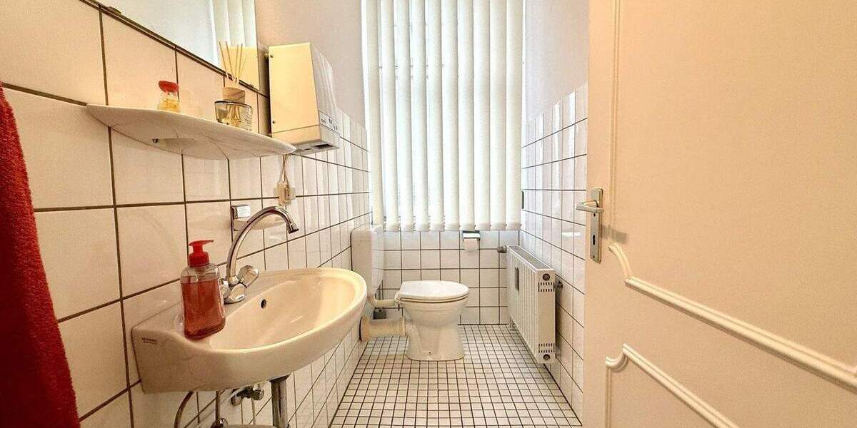 Gewerbeobjekt Geldern - 8 Zimmer, 260 m&sup2;, 1.875&euro; | Angebot:25701959