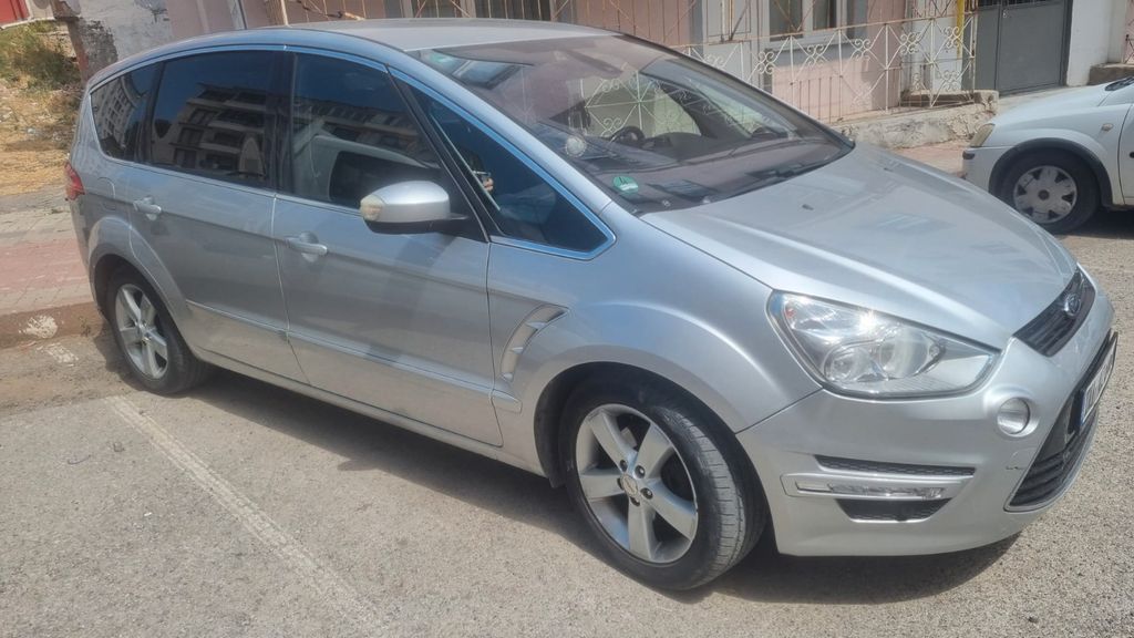 Ford S-Max 262.000 km 6.800 &euro; Duisburg 47249