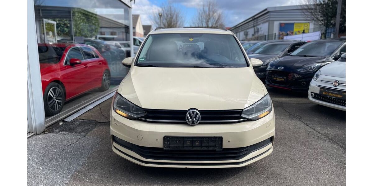 VW Touran 438.700 km 4.999 &euro; Oberhausen 46045