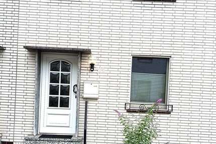 Haus Moers Hochstraß - 4 Zimmer, 110 m&sup2;, 259.000&euro; | Angebot:27080520
