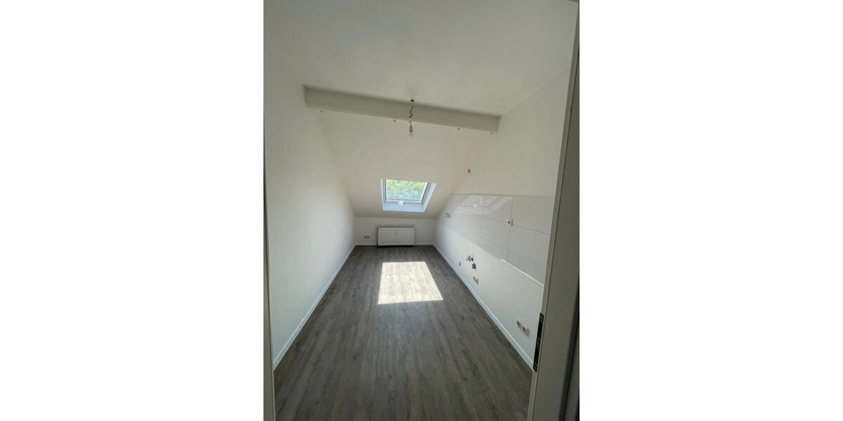 Dachgeschoßwohnung Bottrop Batenbrock - 3.5 Zimmer, 70 m&sup2;, 896&euro; | Angebot:26582047