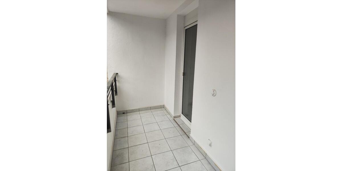 Etagenwohnung Oberhausen - 2 Zimmer, 82 m&sup2;, 740&euro; | Angebot:25404192