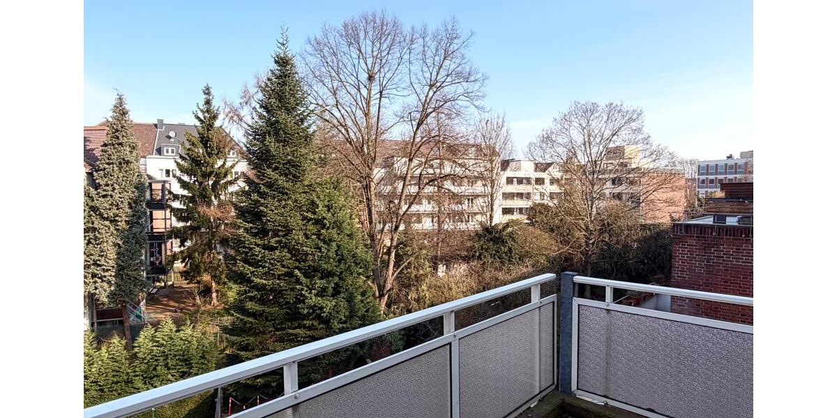 Etagenwohnung Duisburg - 4 Zimmer, 110 m&sup2;, 1.300&euro; | Angebot:25824080