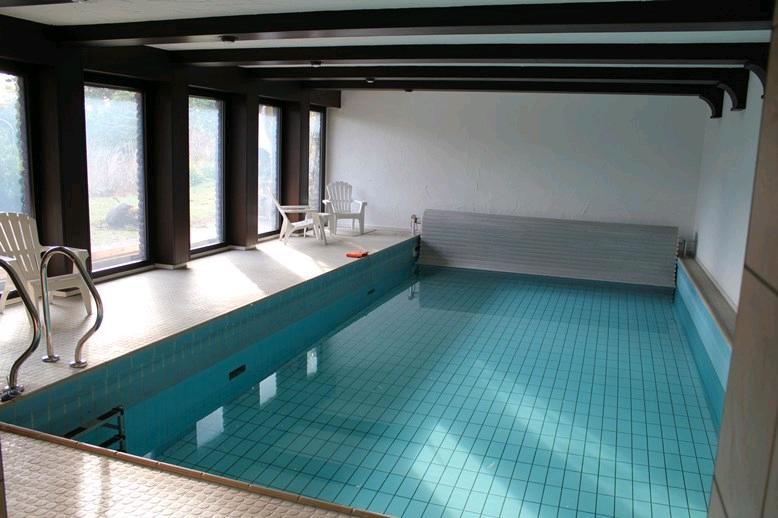 Villa Kerken - 12 Zimmer, 442 m&sup2;, 3.300&euro; | Angebot:25384163