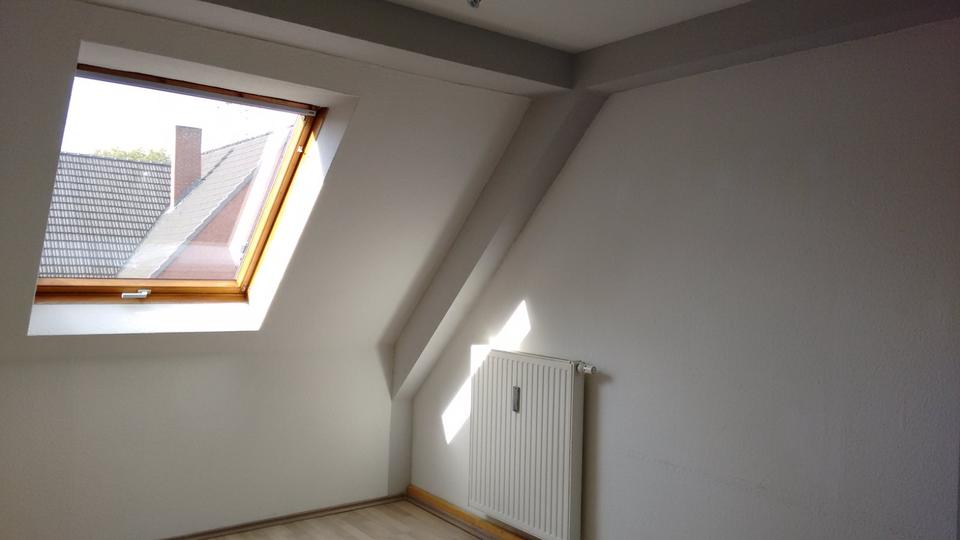 Dachgeschoßwohnung Dinslaken Lohberg - 3 Zimmer, 51 m&sup2;, 400&euro; | Angebot:25612911