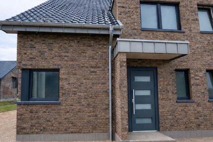 Haus Weeze - 5 Zimmer, 180 m&sup2;, 2.150&euro; | Angebot:26130056