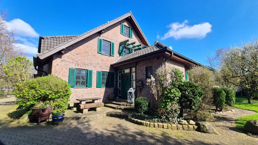 Provisionsfrei* solider Resthof 3 ETW Pool Sauna Garagen Toplage - Gewerbeobjekt Rees | Angebot:25167471