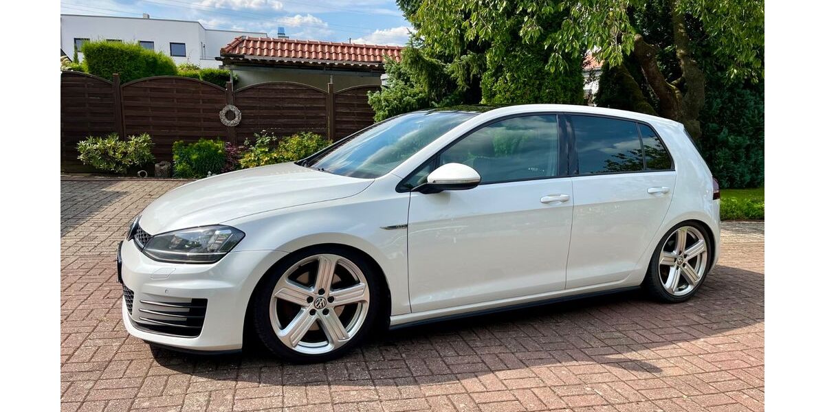 VW Golf 174.000 km 12.900 &euro; Kevelaer 47623