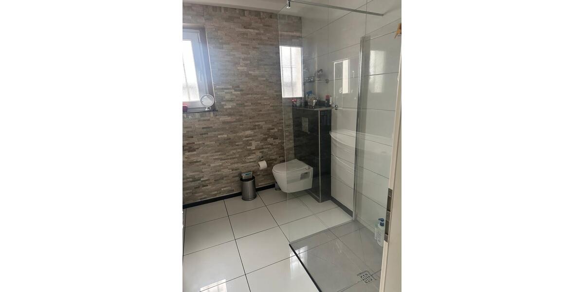 Bungalow Duisburg Hochheide - 3 Zimmer, 106 m&sup2;, 1.900&euro; | Angebot:25396682