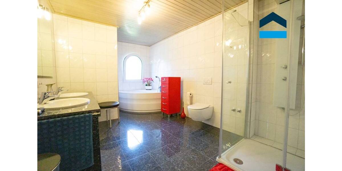 Mehrfamilienhaus, Wohnhaus Kamp-Lintfort Hoerstgen - 8 Zimmer, 360 m&sup2;, 790.000&euro; | Angebot:25746226