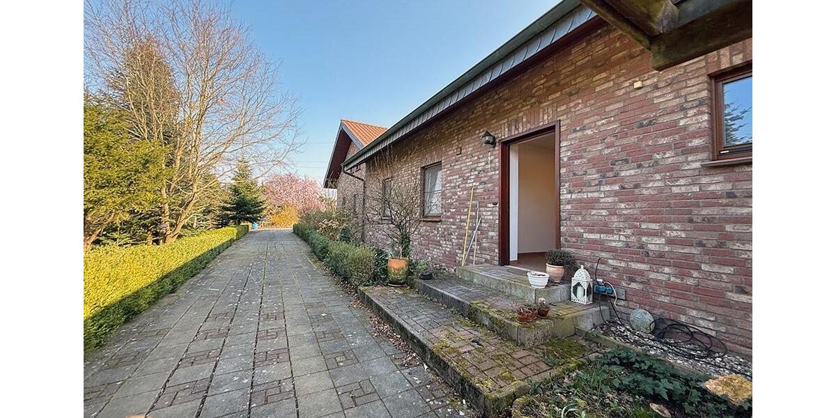 Dachgeschoßwohnung Issum - 5 Zimmer, 140 m&sup2;, 1.150&euro; | Angebot:26249906