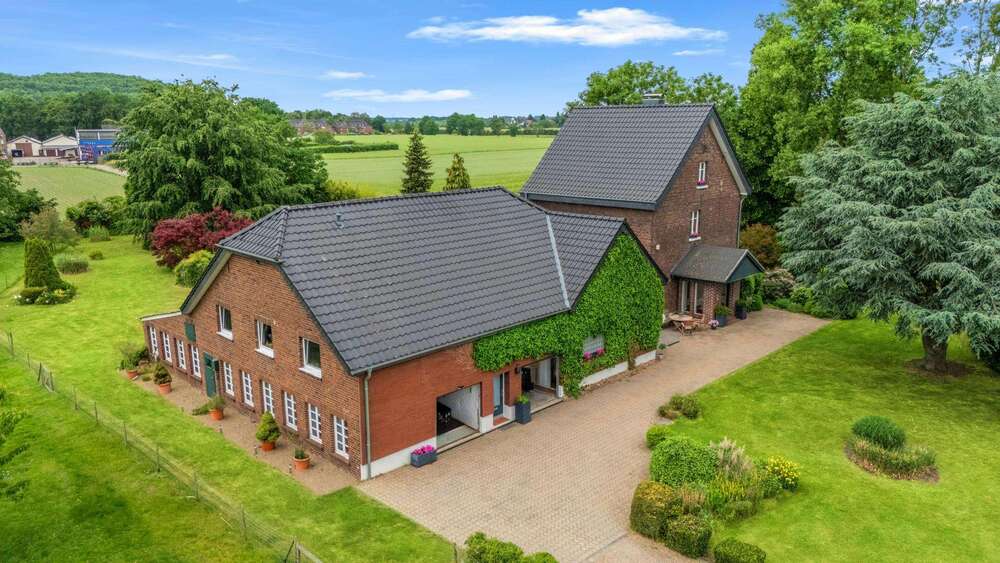Einfamilienhaus Moers Rheinkamp - 8 Zimmer, 266 m&sup2;, 869.000&euro; | Angebot:26885339