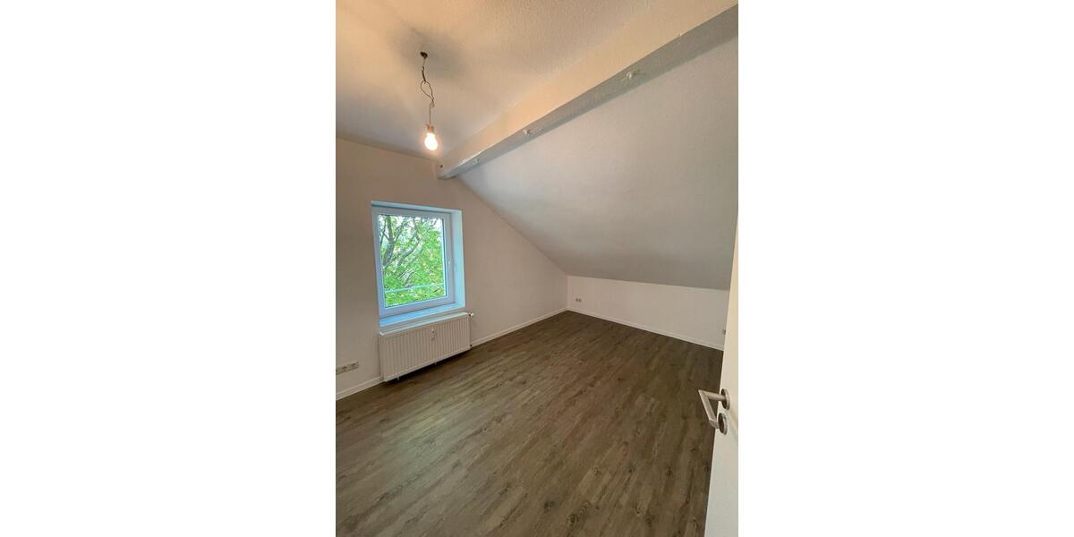 Dachgeschoßwohnung Bottrop Batenbrock - 3.5 Zimmer, 70 m&sup2;, 896&euro; | Angebot:26582047