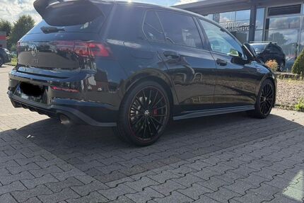 VW Golf 63.000 km 32.500 &euro; Dinslaken 46537