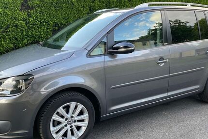 VW Touran 121.464 km 7.800 &euro; Duisburg 47178