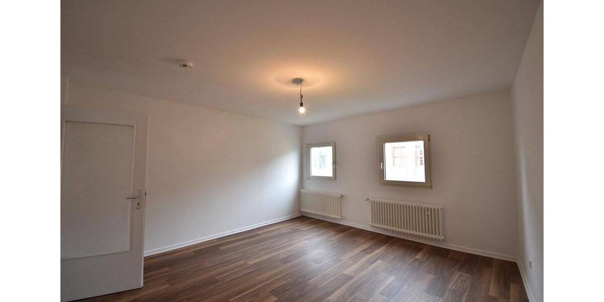 Dachgeschoßwohnung Oberhausen - 3 Zimmer, 87 m&sup2;, 945&euro; | Angebot:25222330