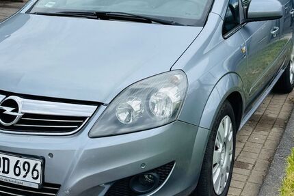 Opel Zafira 128.500 km 7.800 &euro; Dinslaken 46535