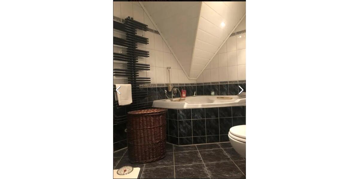 Dachgeschoßwohnung Dinslaken Hiesfeld - 3.5 Zimmer, 89 m&sup2;, 1.135&euro; | Angebot:26664027