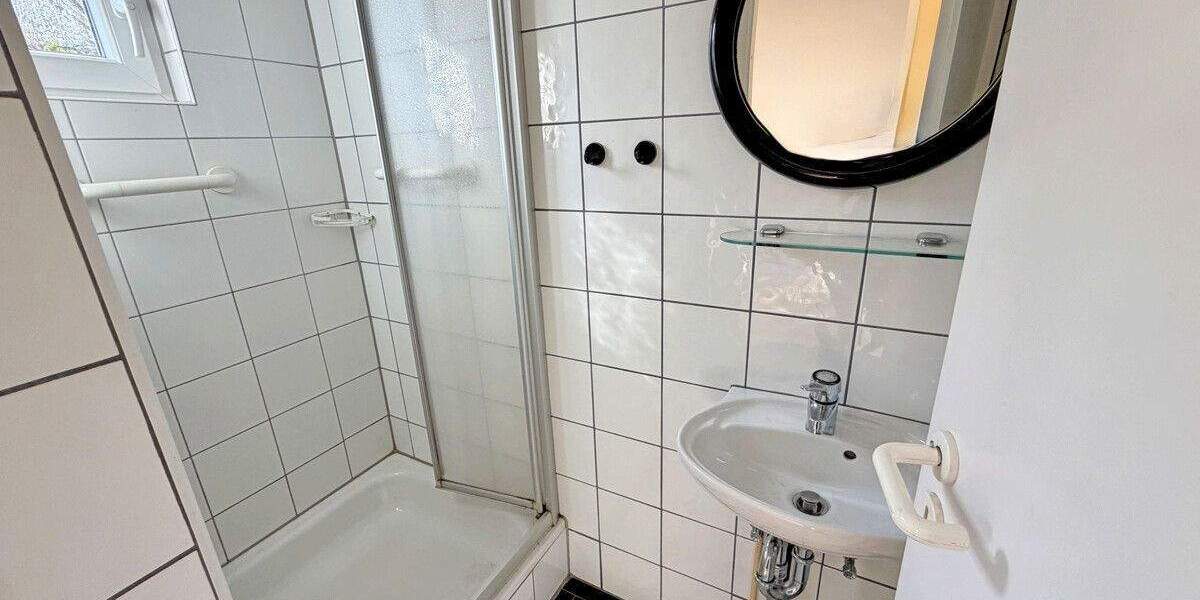 Einfamilienhaus Moers Utfort - 5 Zimmer, 203 m&sup2;, 420.000&euro; | Angebot:25684460