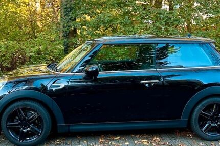 Mini ONE 68.802 km 13.900 &euro; Oberhausen 46119