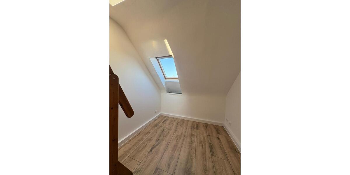 Dachgeschoßwohnung Gelsenkirchen Gelsenkirchen-Nord - 3 Zimmer, 58 m&sup2;, 82.000&euro; | Angebot:25886651