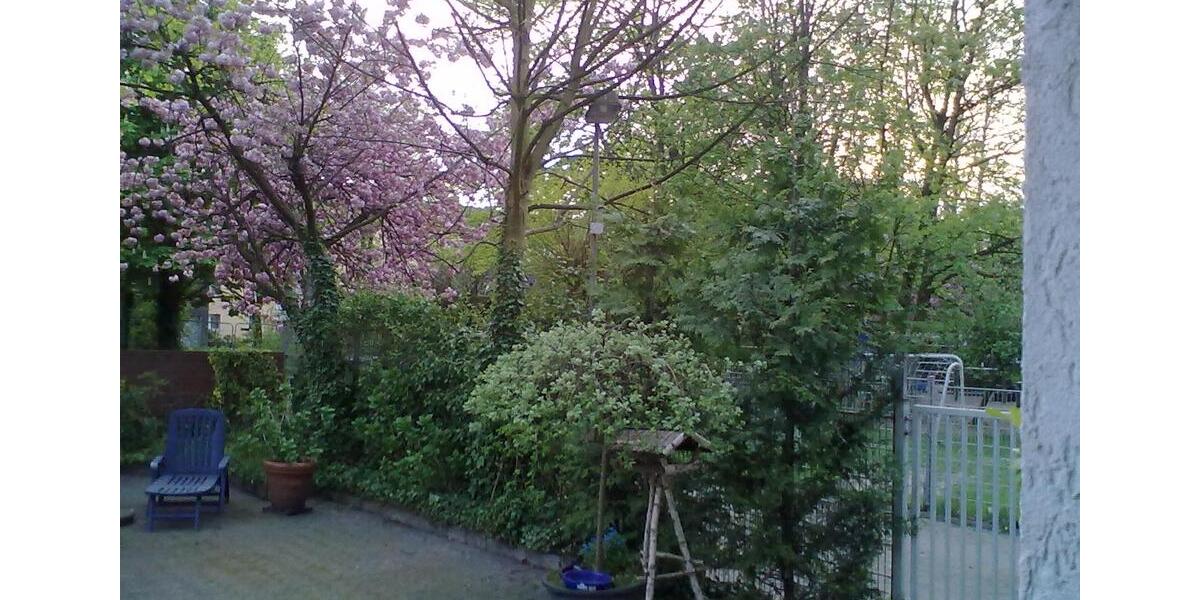 Dachgeschoßwohnung Duisburg Hochheide - 2.5 Zimmer, 66 m&sup2;, 420&euro; | Angebot:25640084