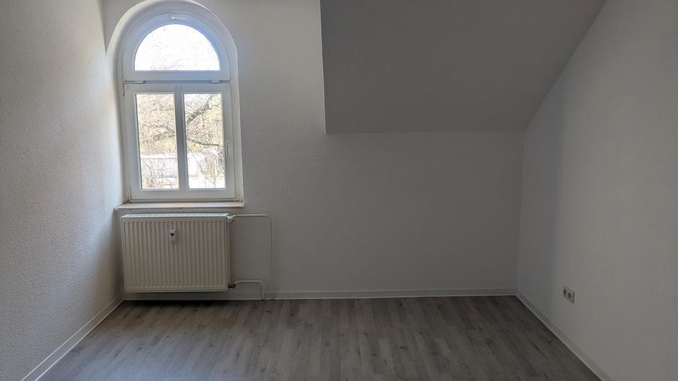 Dachgeschoßwohnung Duisburg Hamborn - 3 Zimmer, 54 m&sup2;, 395&euro; | Angebot:25803937