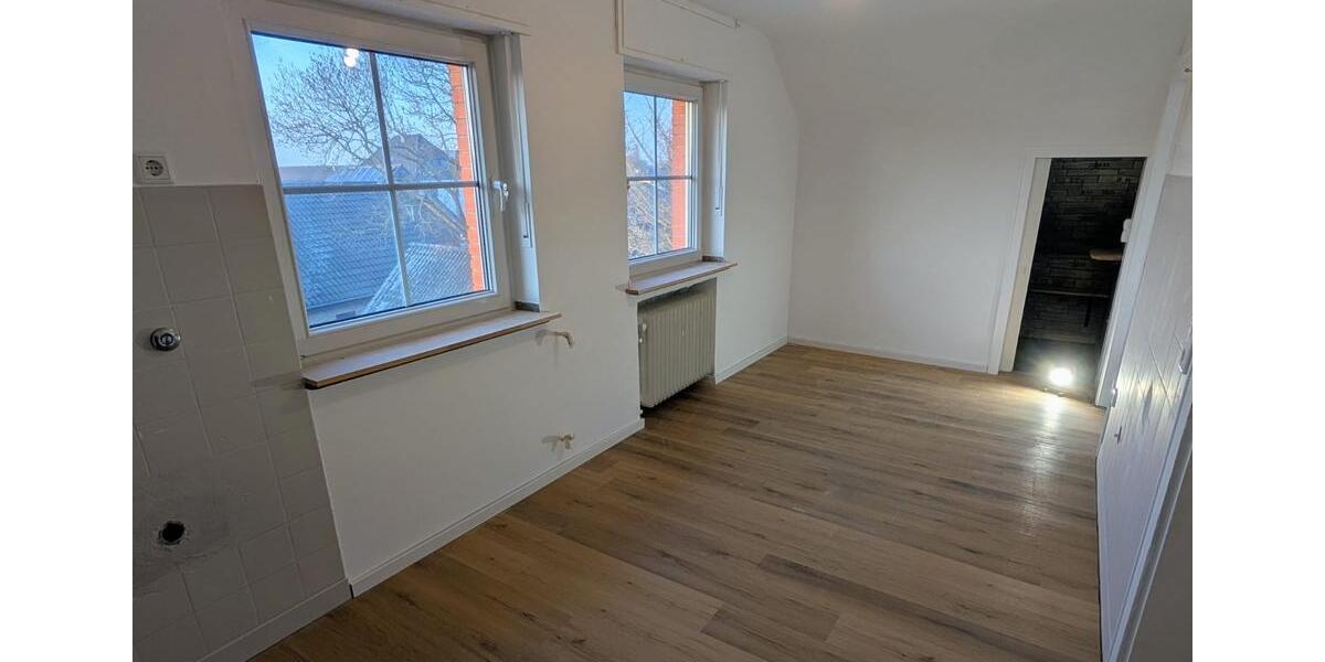 Dachgeschoßwohnung Wesel Bislich - 3 Zimmer, 72 m&sup2;, 116.000&euro; | Angebot:25649505