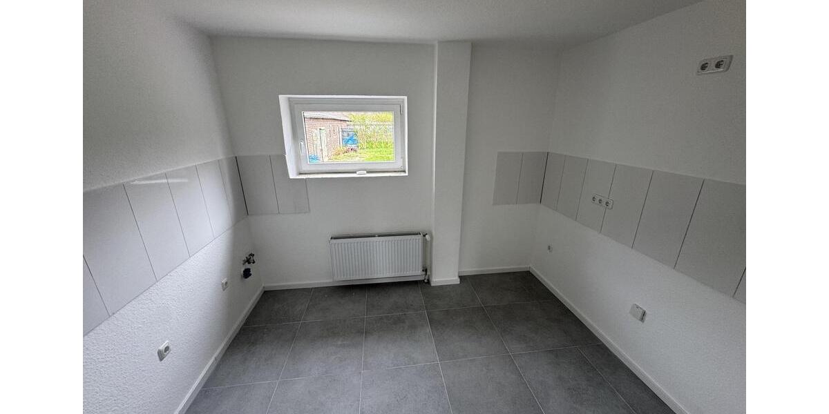 Erdgeschoßwohnung Duisburg Hochheide - 2.5 Zimmer, 80 m&sup2;, 880&euro; | Angebot:25894572