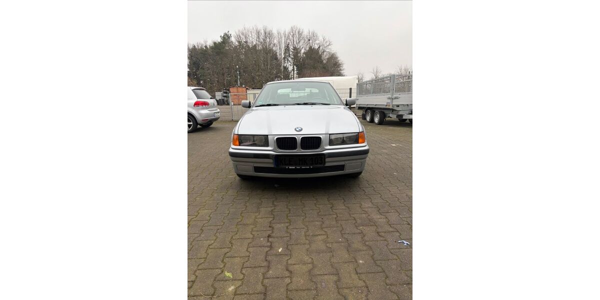 BMW 318 117.000 km 7.299 &euro; Rees 46459