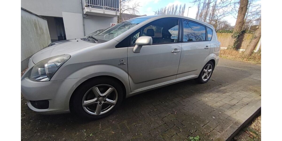 Toyota Verso 280.000 km 2.500 &euro; Moers 47443
