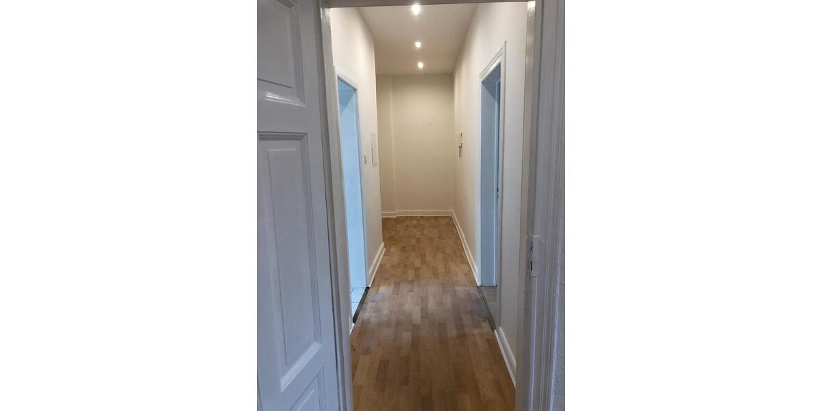 Dachgeschoßwohnung Oberhausen Schmachtendorf - 3 Zimmer, 72 m&sup2;, 670&euro; | Angebot:26679359