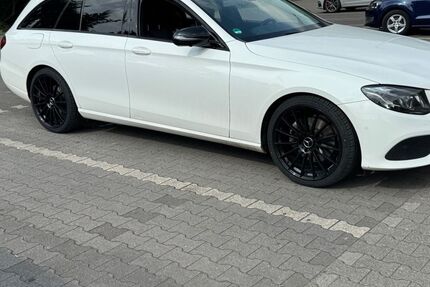 Mercedes-Benz E 220 142.000 km 21.499 &euro; Dinslaken 46535