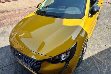 Peugeot 208 32.950 km 12.199 &euro; Rees 46459