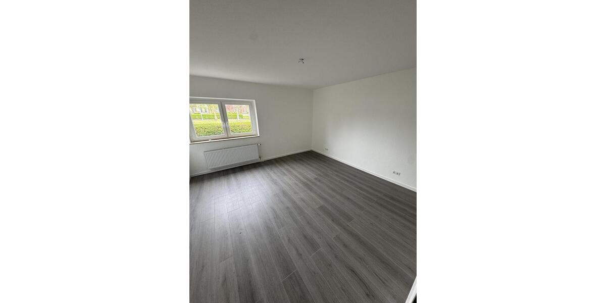 Erdgeschoßwohnung Duisburg Hochheide - 2.5 Zimmer, 80 m&sup2;, 880&euro; | Angebot:25894572
