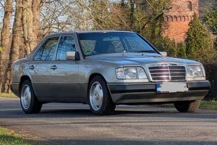 Mercedes-Benz 220 102.300 km 14.000 &euro; Weeze 47652