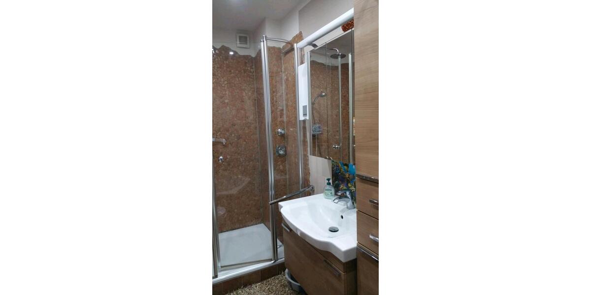 Erdgeschoßwohnung Duisburg Ruhrort - 3 Zimmer, 82 m&sup2;, 1.350&euro; | Angebot:25882609