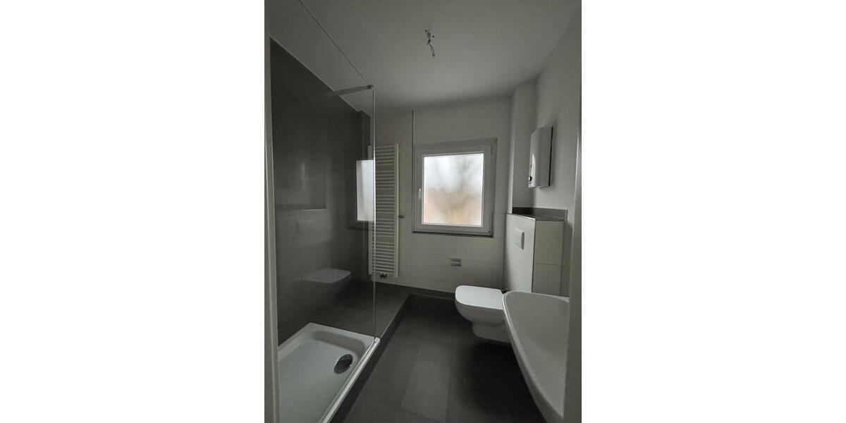 Dachgeschoßwohnung Duisburg Walsum - 2.5 Zimmer, 61 m&sup2;, 400&euro; | Angebot:25857605