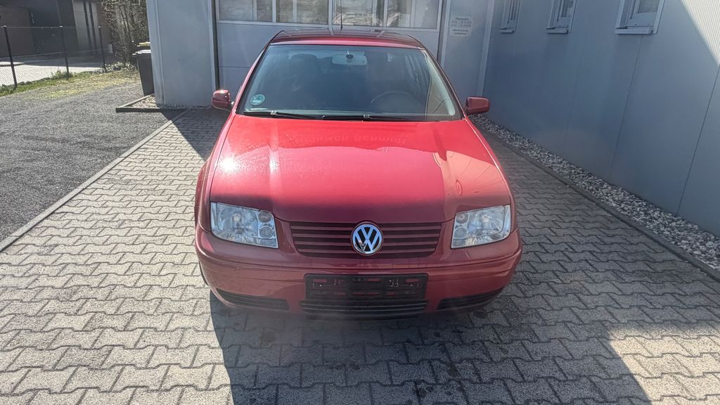 VW Bora 127.000 km 3.900 &euro; GELDERN 47608