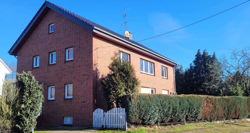 Einfamilienhaus Dorsten - 8 Zimmer, 223 m&sup2;, 350.000&euro; | Angebot:25429132