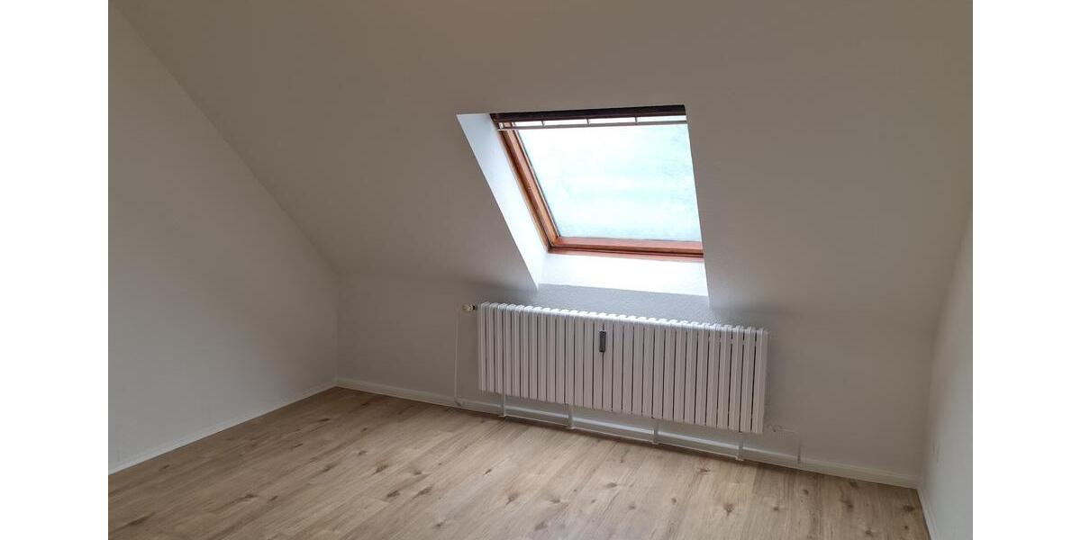 Dachgeschoßwohnung Duisburg Hamborn - 2 Zimmer, 55 m&sup2;, 375&euro; | Angebot:24752167