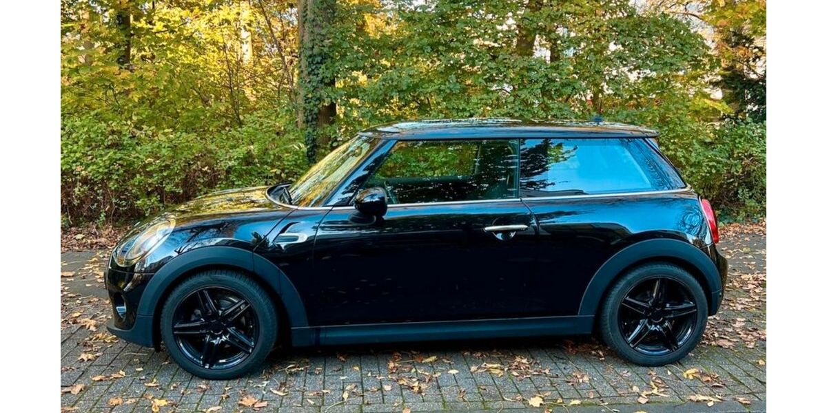 Mini ONE 68.802 km 13.900 &euro; Oberhausen 46119