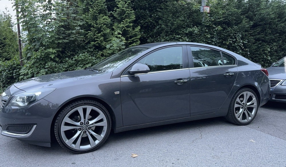 Opel Insignia 255.000 km 7.700 &euro; Duisburg 47051