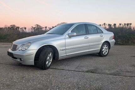 Mercedes-Benz C 180 205.000 km 2.999 &euro; Kevelaer 47627
