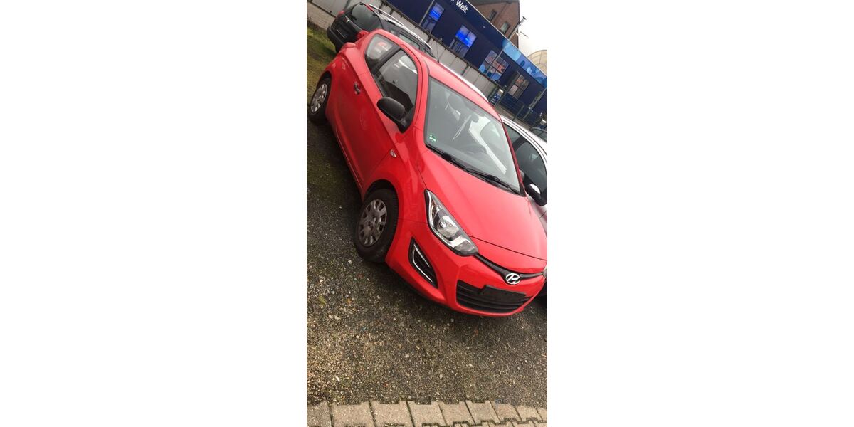 Hyundai i20 90.000 km 1.780 &euro; Oberhausen 46149