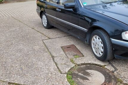 Mercedes-Benz C 180 331.000 km 1.950 &euro; Dinslaken 46539